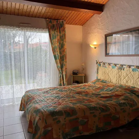 Holiday home Maison Spacieuse 300m De La Avec Jardin Clos, Proche Commerces Et Secteur Calme - 8 Pers - Fr-1-224b-126 *